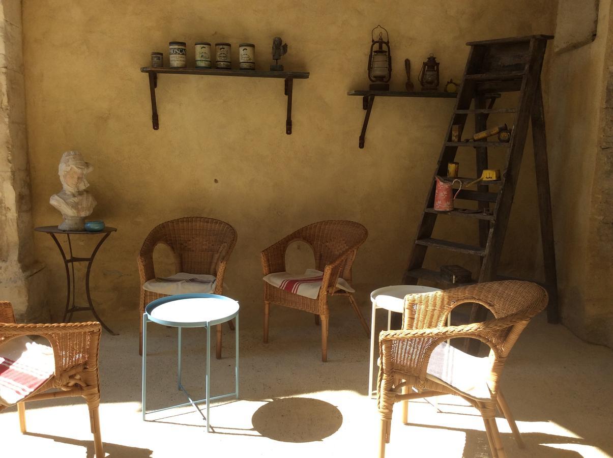 Le Posterlon Bed and Breakfast Caumont-sur-Durance Eksteriør billede