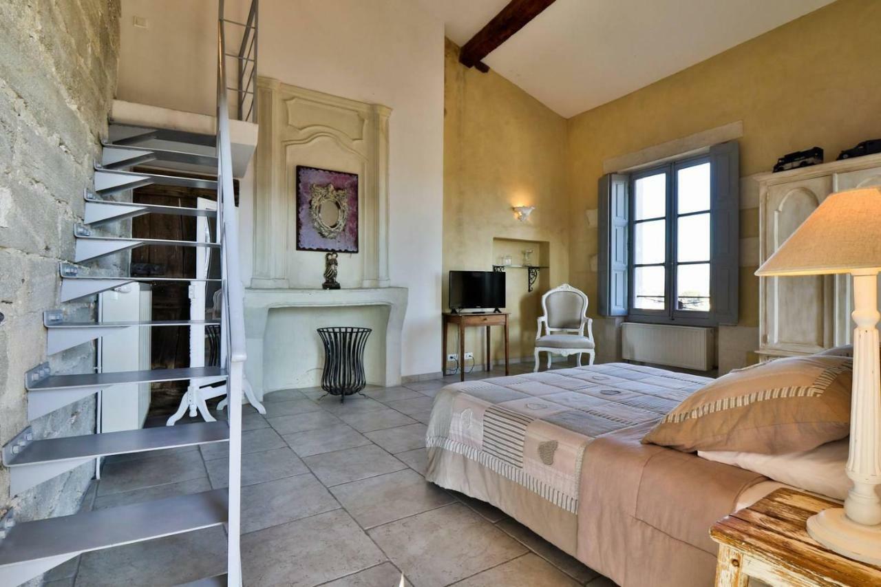 Le Posterlon Bed and Breakfast Caumont-sur-Durance Eksteriør billede